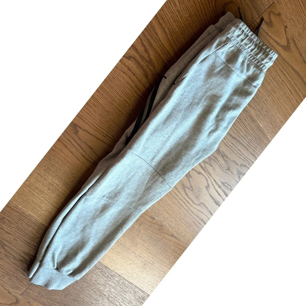 Nike Tech Fleece Joggers Kids Large Gray Excellent Tapered Sweatpants 804818-064